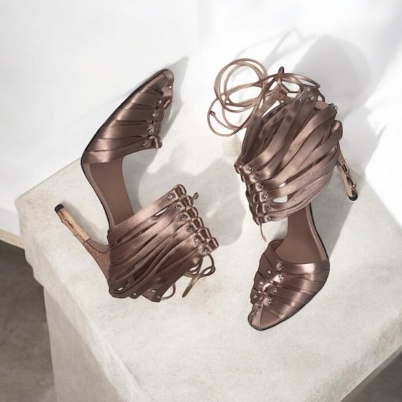 Tom Ford for Gucci iconic runway corset satin bamboo heels Sz. 7.5B - Picture 8 of 15
